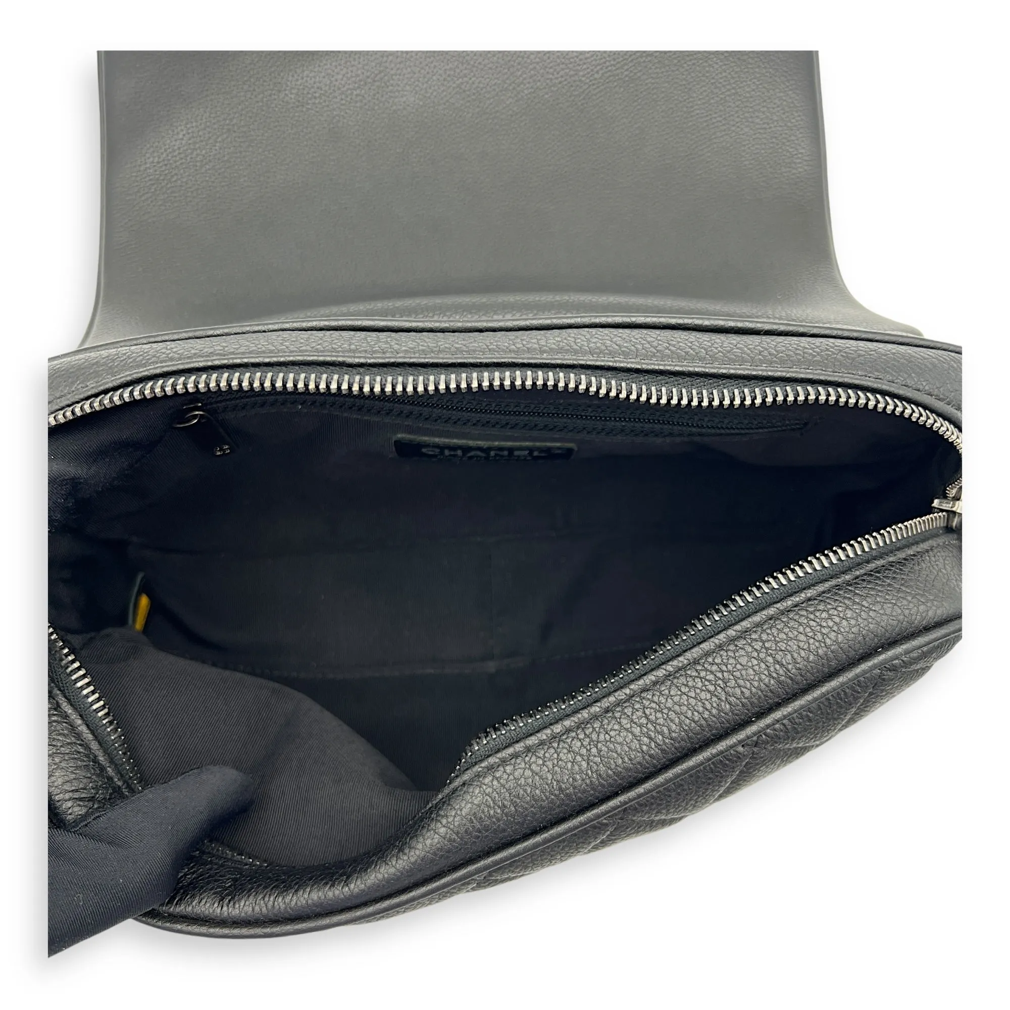 Easy Flap Shoulder Bag Black in Caviar Leather, Silver hardware