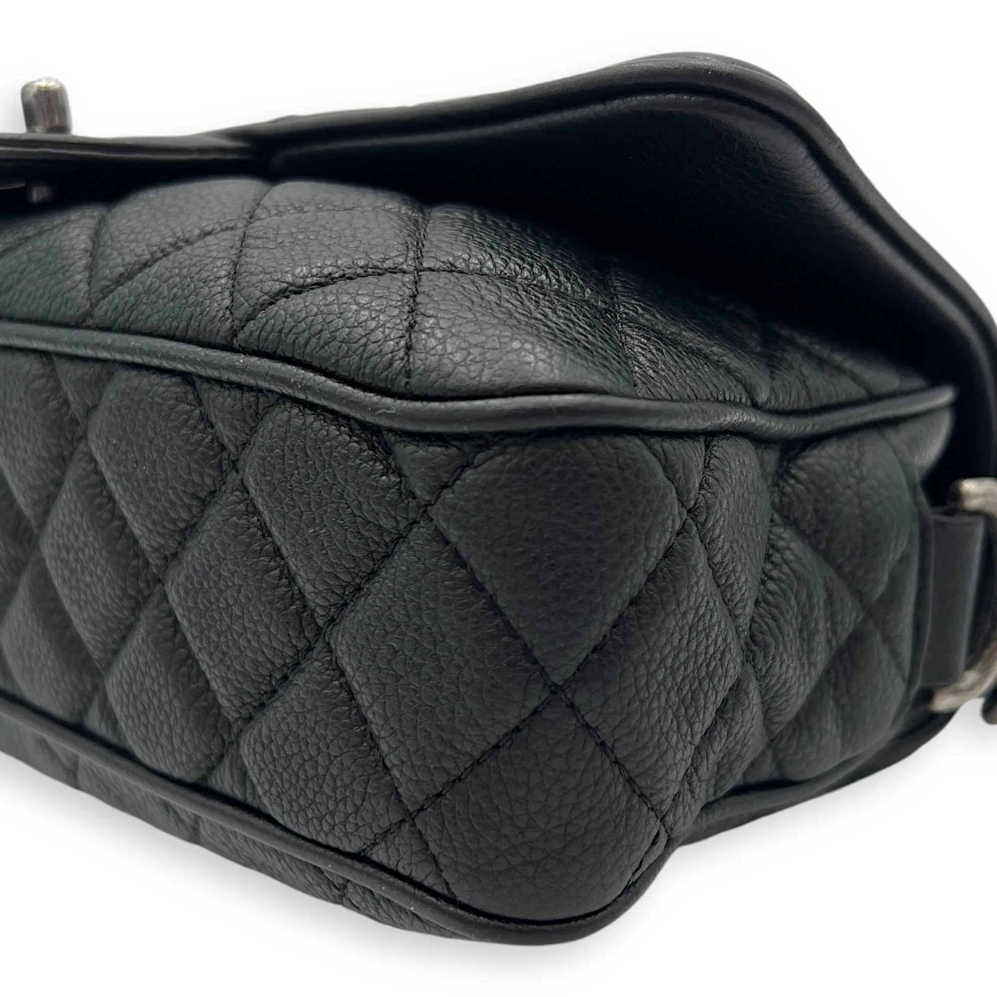 Easy Flap Shoulder Bag Black in Caviar Leather, Silver hardware