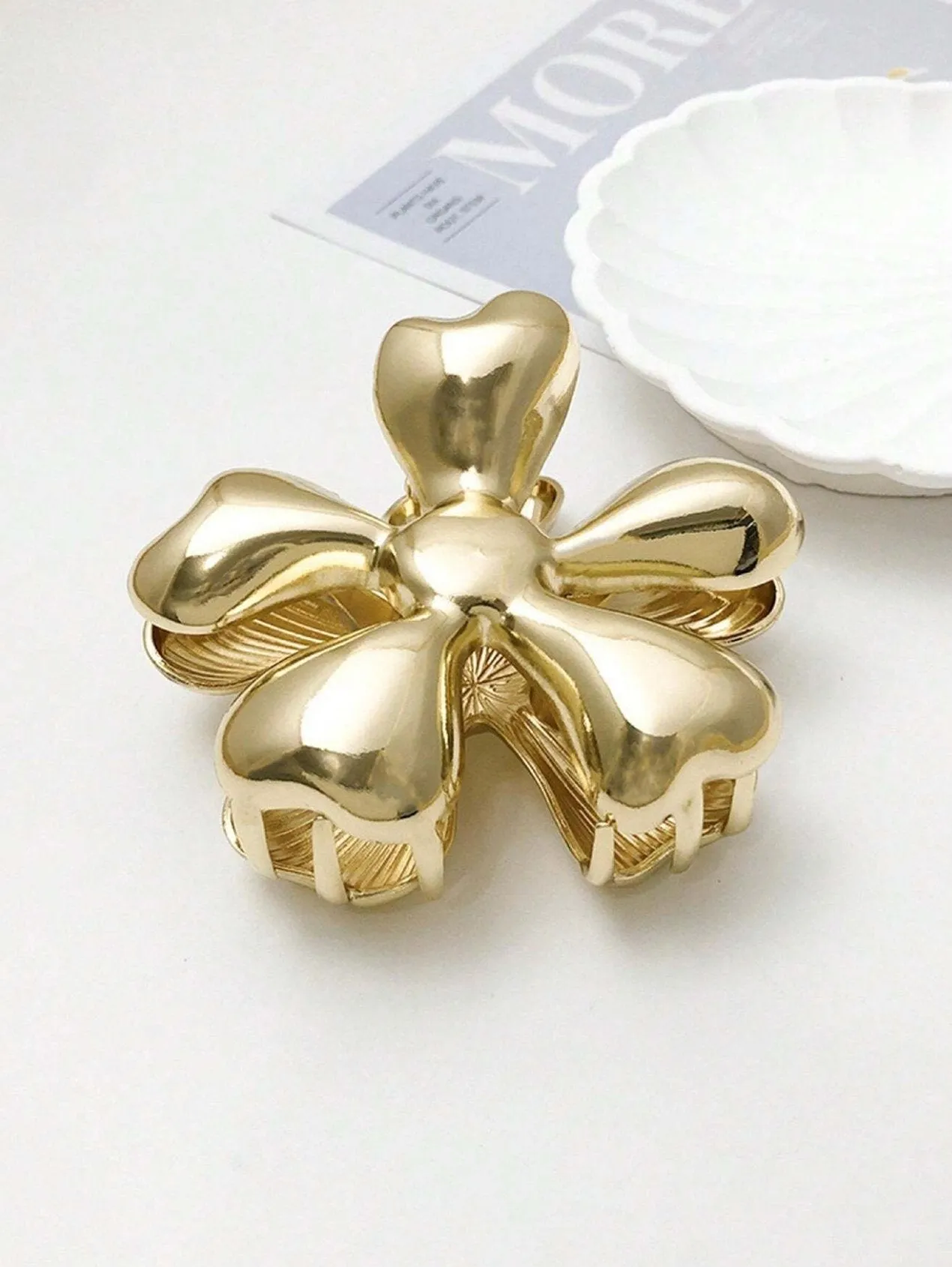 Gold Metal Flower Claw Hairclip