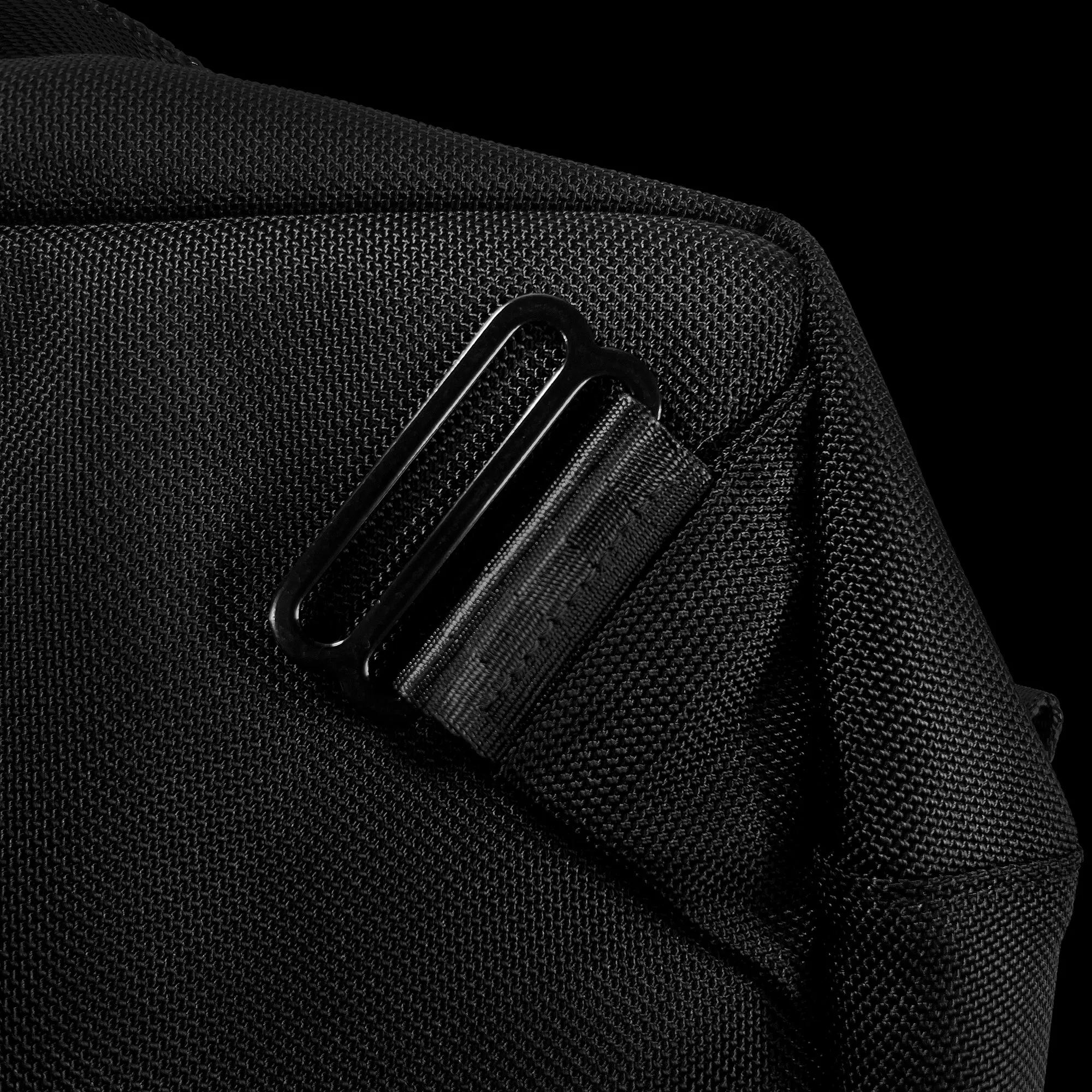 The Ultimate Strap Ballistic Nylon x Closed-Cell Foam Padding x AustriAlpin® Cobra Buckle